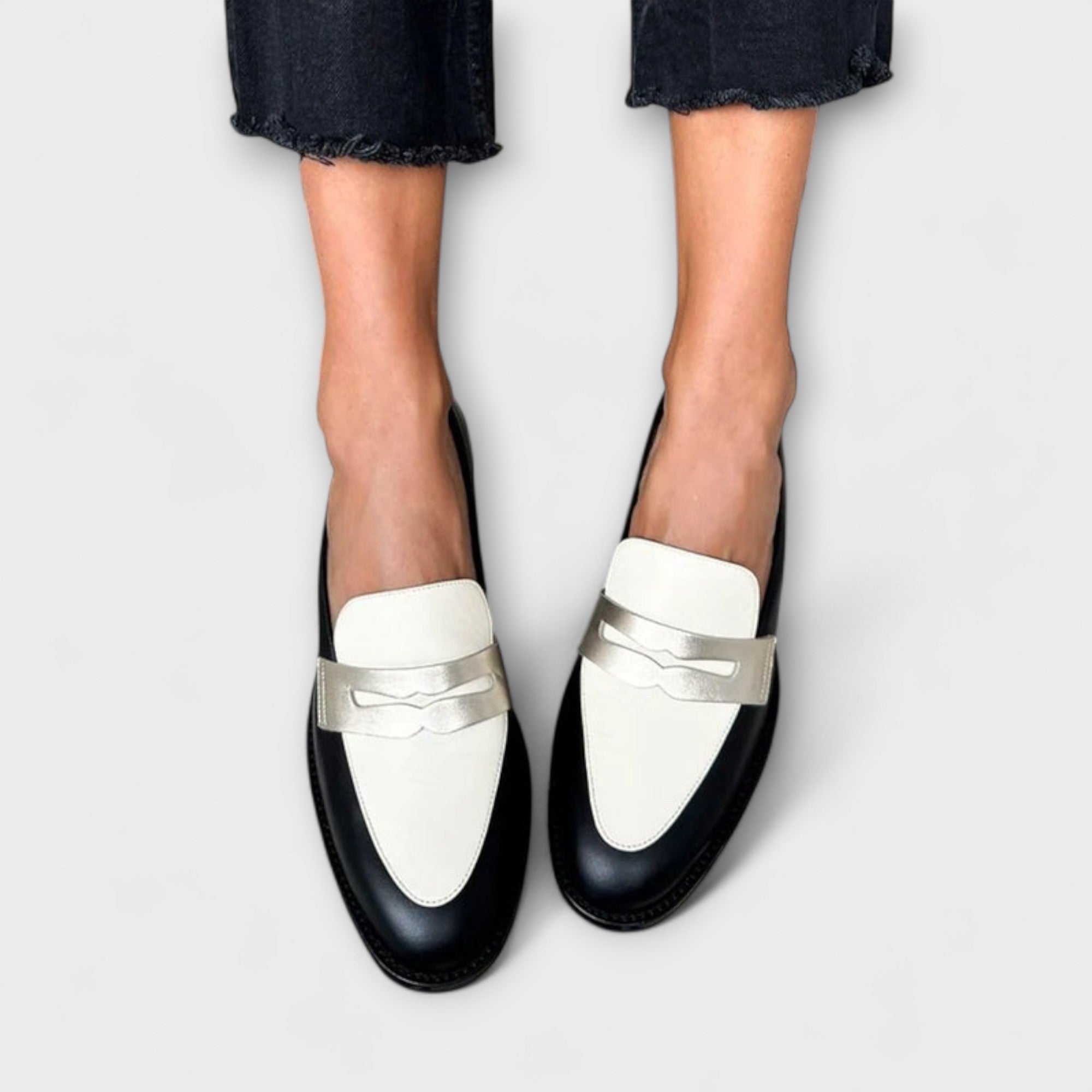 Xara – Mocassins Noirs avec Finition Métallique