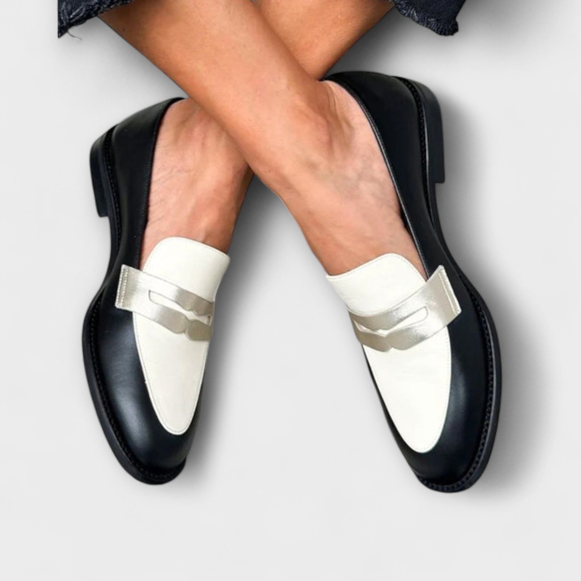 Xara – Mocassins Noirs avec Finition Métallique