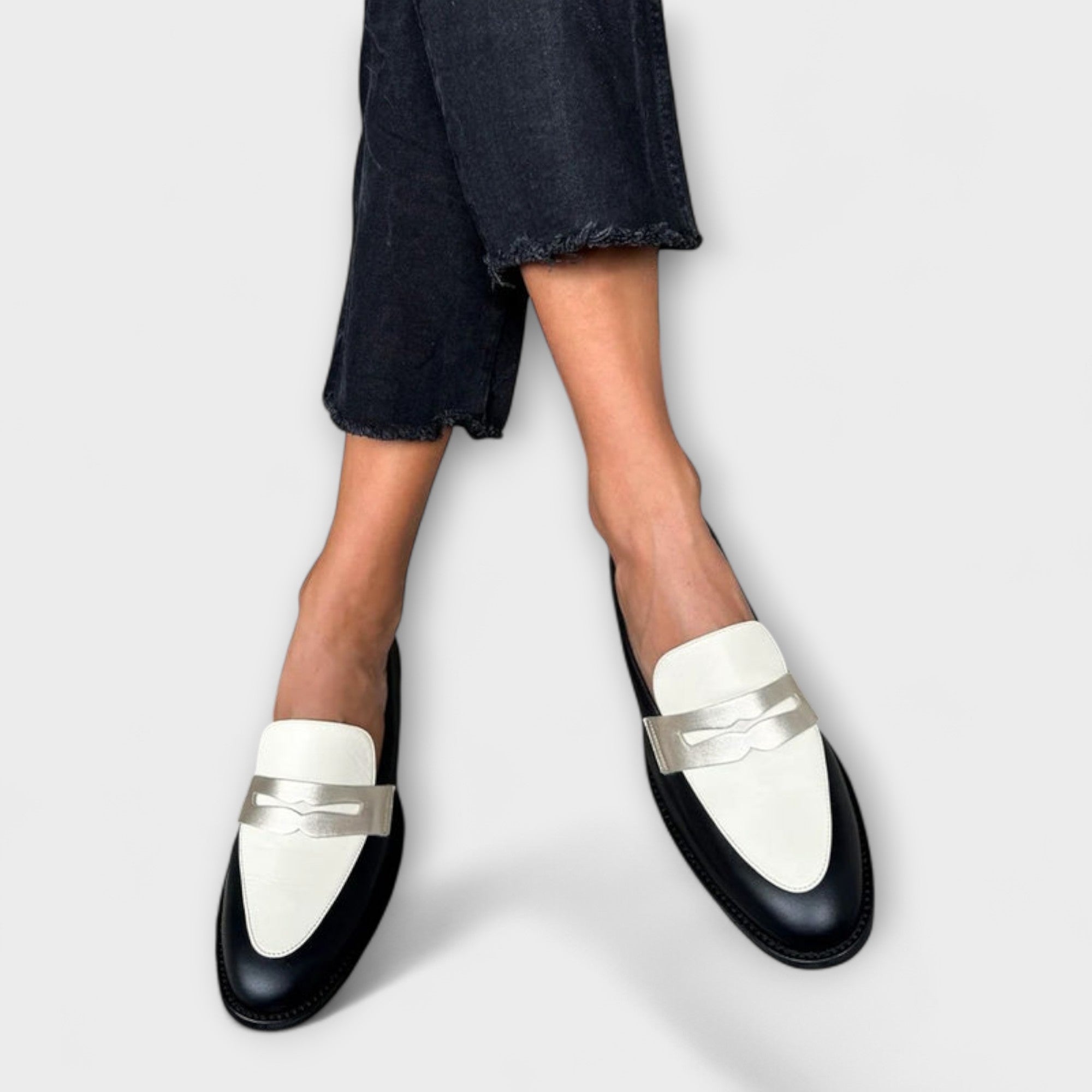 Xara – Mocassins Noirs avec Finition Métallique