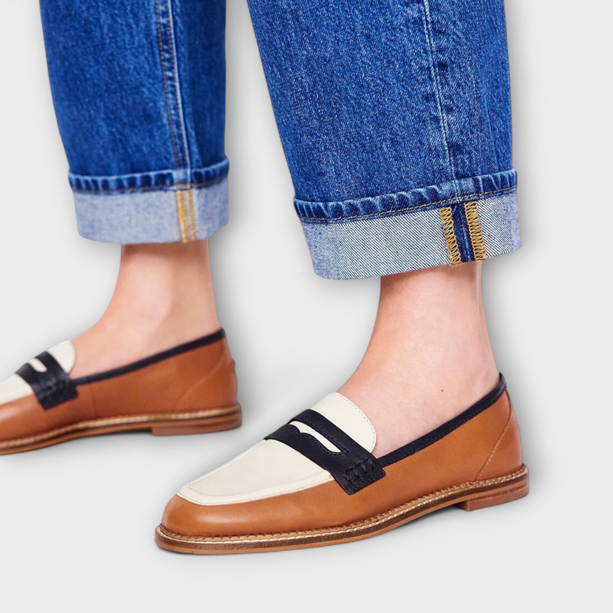 Oceane – Mocassin Bruine avec bout rond et design en coloris